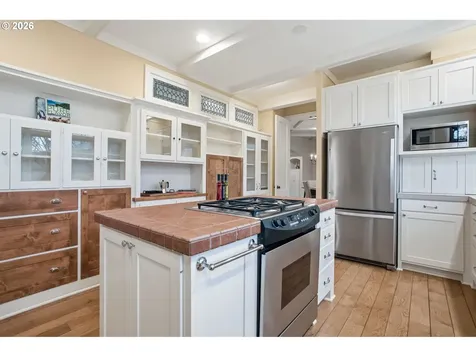 2565 Braewood Lane Eugene OR 97405