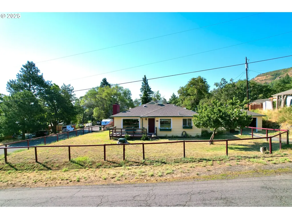 1202 Chinook Street The Dalles OR 97058