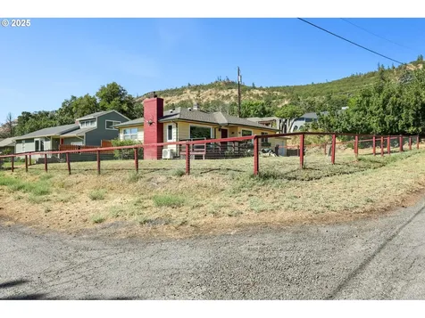 1202 Chinook Street The Dalles OR 97058