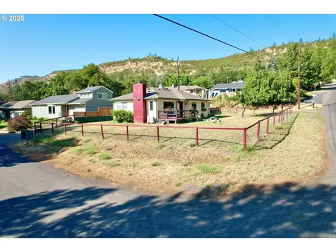 1202 Chinook Street The Dalles OR 97058