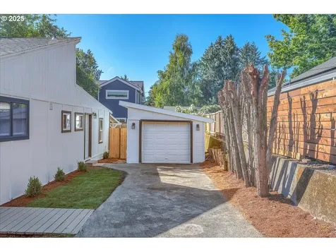 8125 SE 52nd Avenue Portland OR 97206