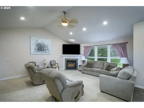 8373 Buffalo Lane Grand Ronde OR 97347