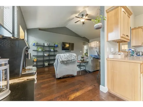 1034 Brenda Avenue Junction City OR 97448