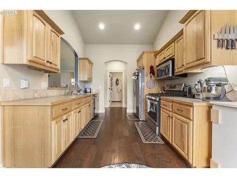 1034 Brenda Avenue Junction City OR 97448