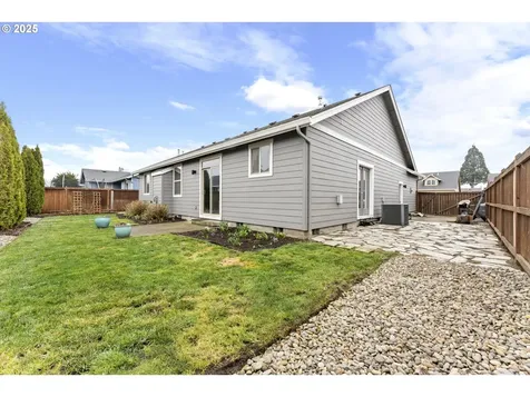 1034 Brenda Avenue Junction City OR 97448