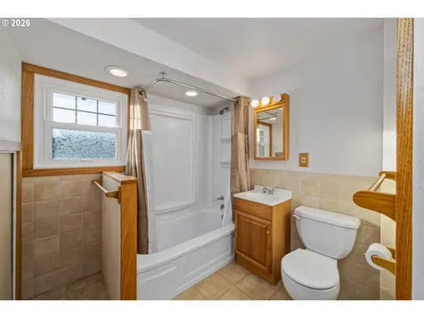 2507 6th Street Tillamook OR 97141