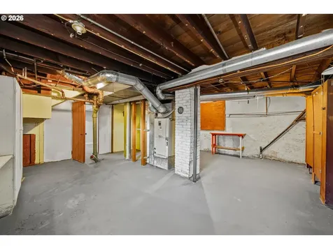 2507 6th Street Tillamook OR 97141