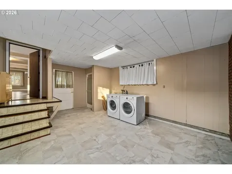 2507 6th Street Tillamook OR 97141