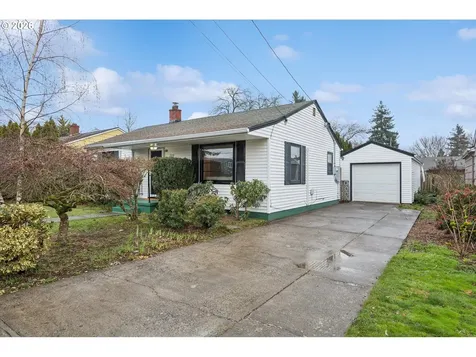 7630 NE Stanton Street Portland OR 97213