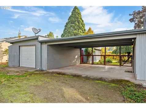 2755 D Street NE Salem OR 97301