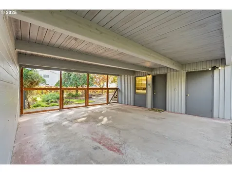 2755 D Street NE Salem OR 97301