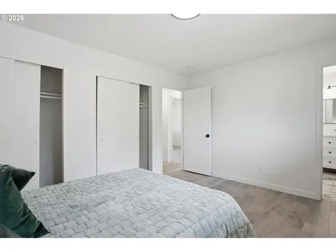 15904 SE Harrison Street Portland OR 97233