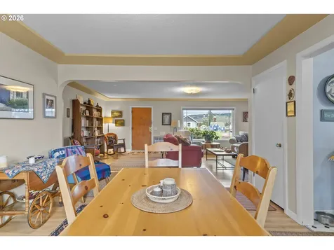 408 SW Chapman Street Sheridan OR 97378