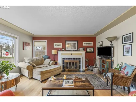 408 SW Chapman Street Sheridan OR 97378