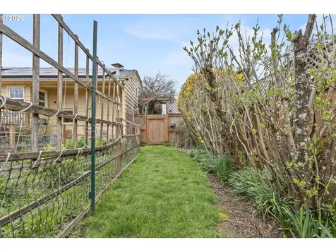 408 SW Chapman Street Sheridan OR 97378
