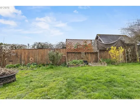 408 SW Chapman Street Sheridan OR 97378