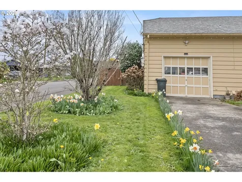 408 SW Chapman Street Sheridan OR 97378