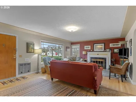 408 SW Chapman Street Sheridan OR 97378