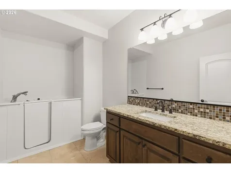13904 NW 43rd Avenue Vancouver WA 98685