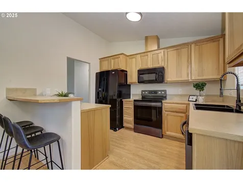 643 S 13th Avenue Cornelius OR 97113