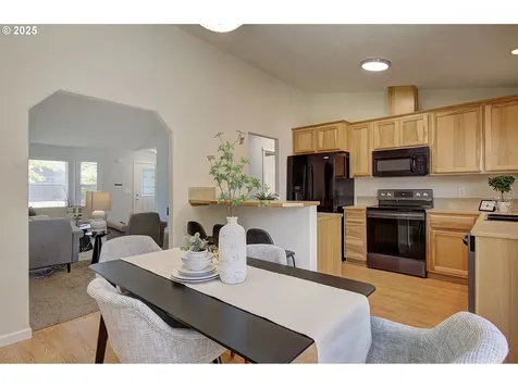 643 S 13th Avenue Cornelius OR 97113