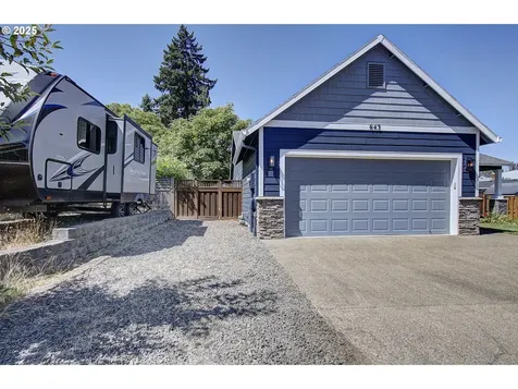 643 S 13th Avenue Cornelius OR 97113