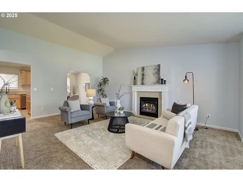 643 S 13th Avenue Cornelius OR 97113