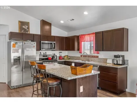 7843 Cadence Lane White City OR 97503