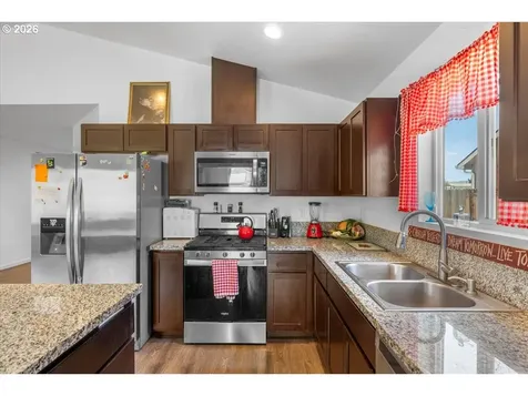 7843 Cadence Lane White City OR 97503