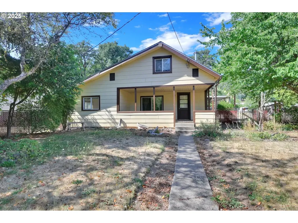 47563 Union Street Oakridge OR 97463