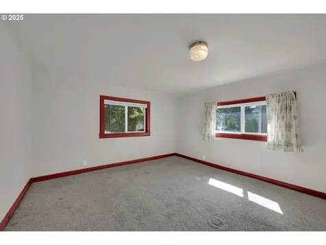 47563 Union Street Oakridge OR 97463