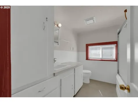 47563 Union Street Oakridge OR 97463