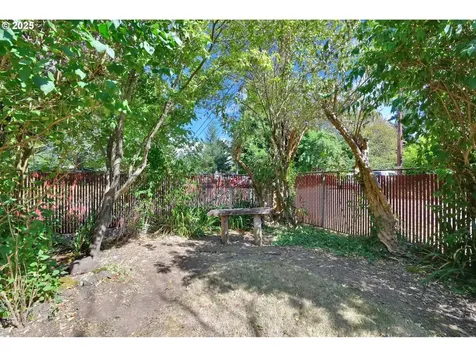47563 Union Street Oakridge OR 97463