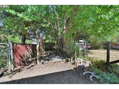 47563 Union Street Oakridge OR 97463