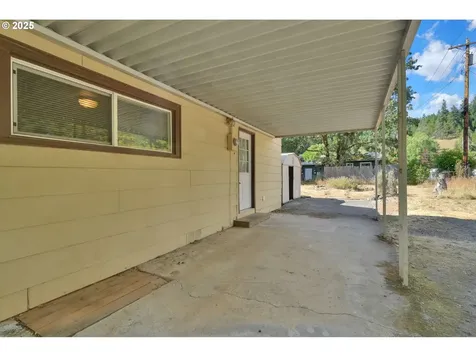 47563 Union Street Oakridge OR 97463