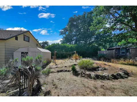47563 Union Street Oakridge OR 97463