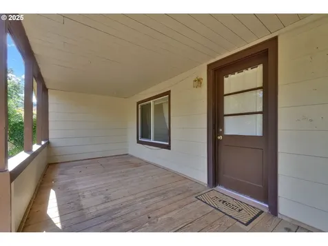47563 Union Street Oakridge OR 97463