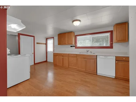 47563 Union Street Oakridge OR 97463