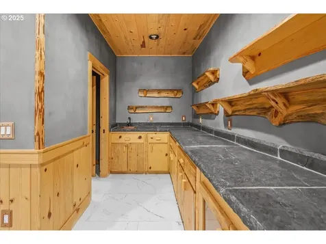 39577 SE Kitzmiller Road Eagle Creek OR 97022