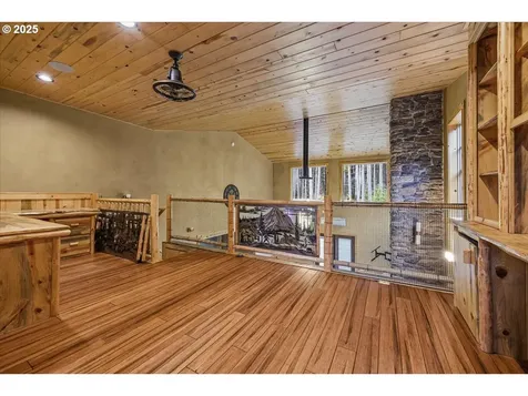 39577 SE Kitzmiller Road Eagle Creek OR 97022