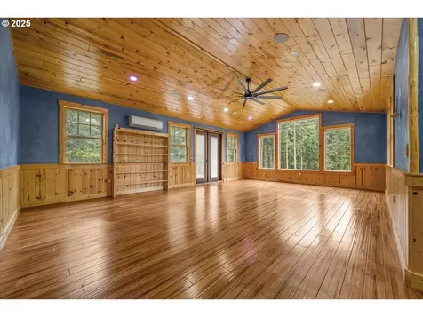 39577 SE Kitzmiller Road Eagle Creek OR 97022