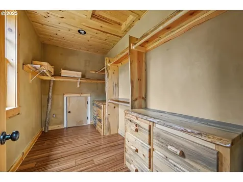 39577 SE Kitzmiller Road Eagle Creek OR 97022