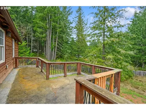 39577 SE Kitzmiller Road Eagle Creek OR 97022