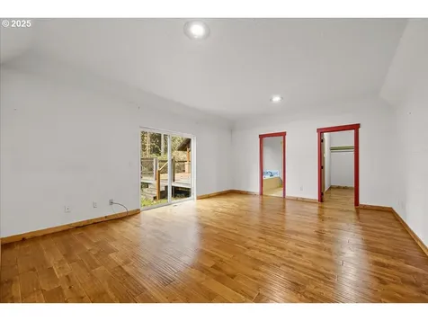 39577 SE Kitzmiller Road Eagle Creek OR 97022