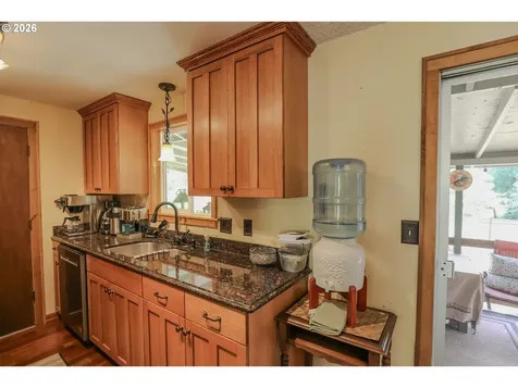 686 Murdock Drive Oakland OR 97462