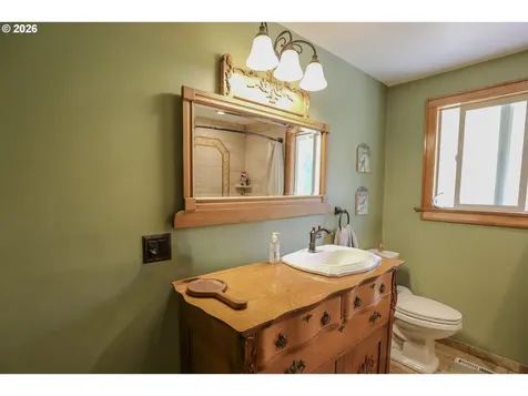 686 Murdock Drive Oakland OR 97462