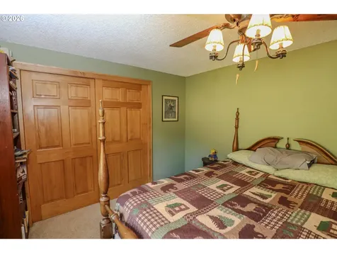 686 Murdock Drive Oakland OR 97462