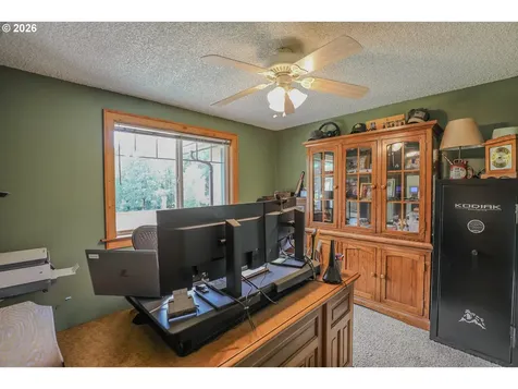 686 Murdock Drive Oakland OR 97462