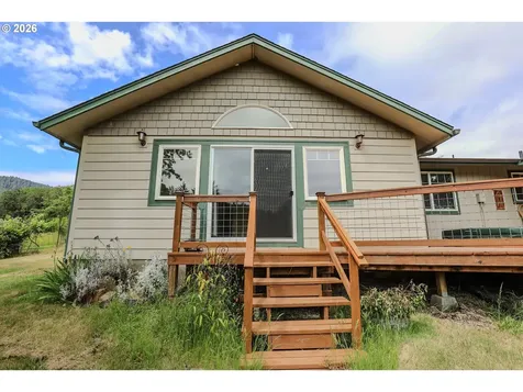 686 Murdock Drive Oakland OR 97462