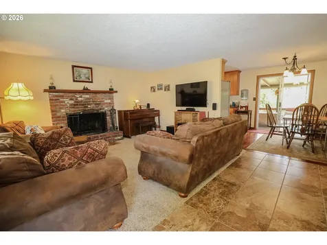 686 Murdock Drive Oakland OR 97462